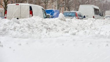 Şiddetli kar yağışı sonrası kış kentinde trafik sıkışıklığı