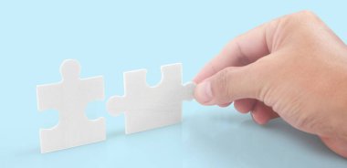 Yapbozu bağlıyorum. İş çözümleri başarı ve strateji kavramı