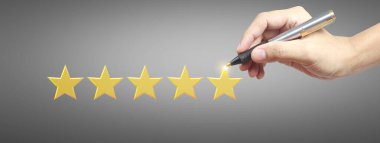 İnsan eliyle beş yıldız yükseldi, reytingler arttı.