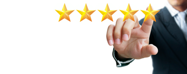 Müşteri geribildirim ofisi ortamı dijital içerik profesyonel perspektif müşteri memnuniyetini değerlendiren iş adamı