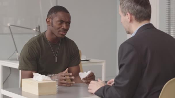 Medium Slowmo Young African American Soldier Mental Problems Ptsd Talking — Vídeos de Stock