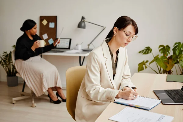Side View Portrait Two Successful Young Women Managing Business Modern — Stock Photo, Image