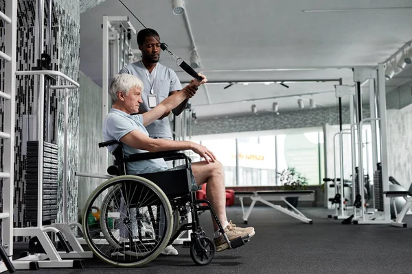 Side View Portrait Senior Man Using Wheelchair Gym Doing Rehabilitation — Stock Photo, Image