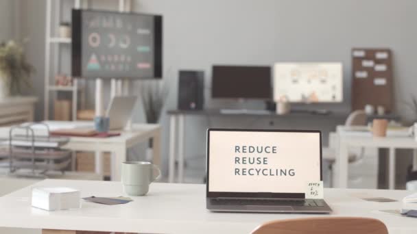 People Slowmo Laptop Reduce Reuse Recycling Lettering Screen Office Desk — Wideo stockowe