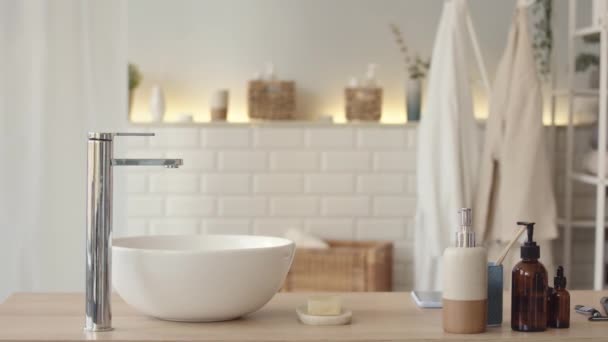 People Slowmo Beautiful Scandinavian Style Bathroom Interior White Sink Wooden — Stock video