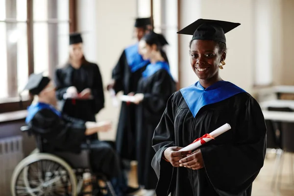 Waist Portrait Young African American Woman Wearing Graduation Gown Smiling — Stock Photo, Image
