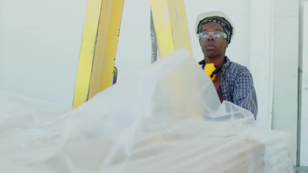 Medium Shot African American Female Factory Worker Lifting Marble Slabs — Video Stock