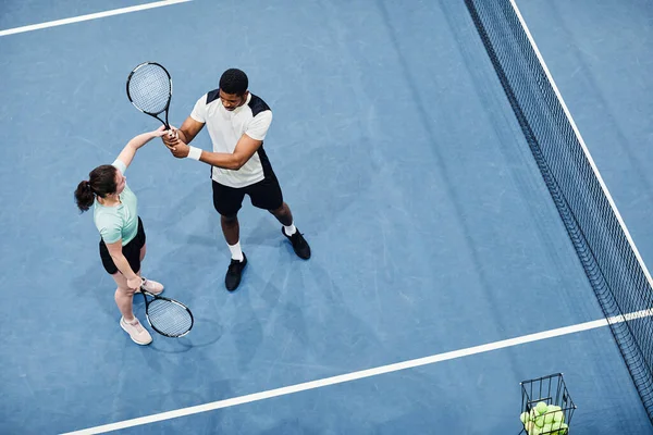 Minimale Ansicht Von Oben Des Tennistrainers Der Mit Dem Kunden — Stockfoto