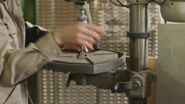 Cropped Shot Unrecognizable Factory Worker Operating Drilling Machine Workshop — Vídeos de Stock