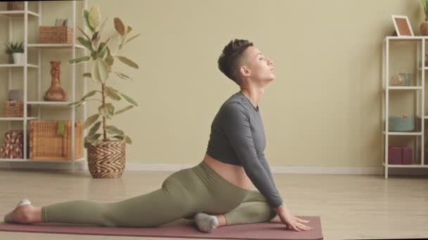 Young Relaxed Pregnant Woman Stretching Yoga Mat Home Practice Keeping — Stok video