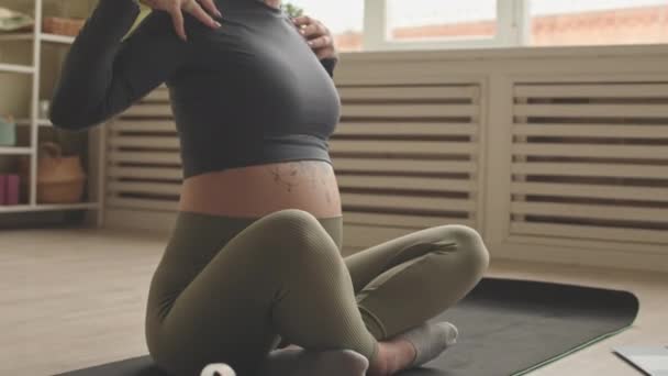 Tilt Slowmo Relaxed Pregnant Woman Activewear Doing Shoulder Rotations Her — Vídeos de Stock