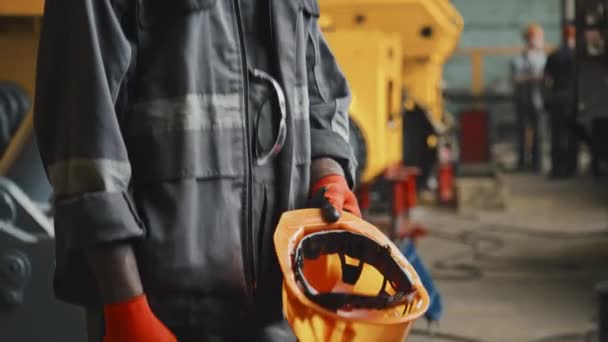 Luta Upp Afroamerikanska Traktor Växt Arbetare Coverall Uniform Sätta Orange — Stockvideo