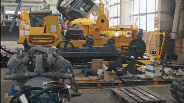 Proceso Soldadura Montaje Máquinas Tractoras Planta Producción Industrial — Vídeos de Stock
