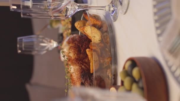 Vertical People Shot Delicious Backed Chicken Festive Dinner Table Christmas — Video