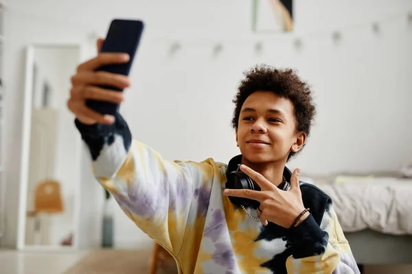 Portrait Smiling Black Teenager Smartphone Filming Video Social Media Home — Stock Photo, Image