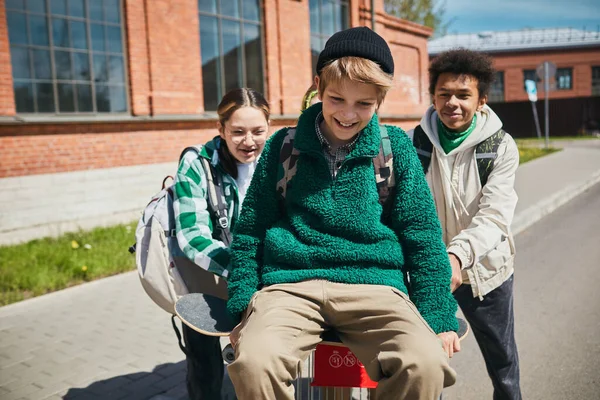Teenage Boy Having Fun His Friends Riding Shopping Cart Street — Stock Photo, Image