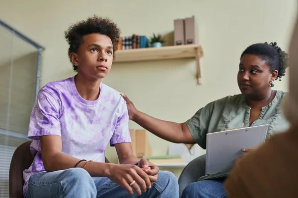 African Teenage Boy Talking Group Therapy Session Psychologist Supporting Him — Stock Photo, Image