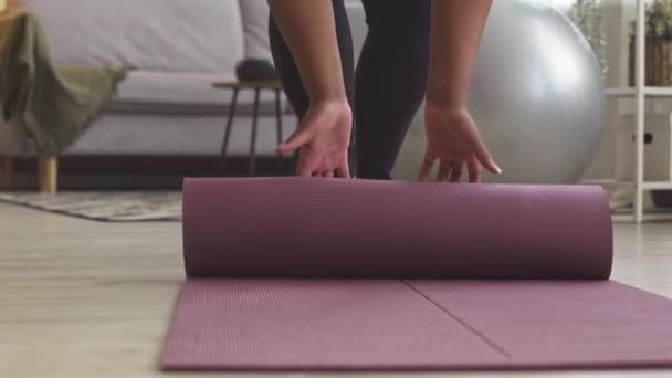 Low Section Unrecognizable Black Woman Activewear Rolling Mat Finishing Sports — Stock Video