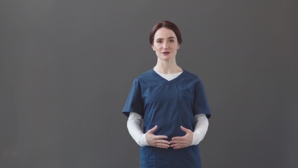 Medium Første Persons Synsvinkel Skudt Ung Kvindelig Sygeplejeske Blå Scrubs – Stock-video