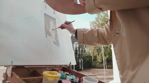 Plan Recadré Une Jeune Peintre Féminine Méconnaissable Avec Une Peinture — Video