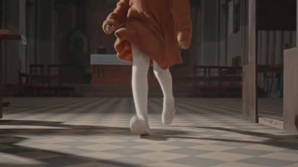 Cropped Shot Unrecognizable Little Girl Pretty Dress White Tights Running — Stock Video