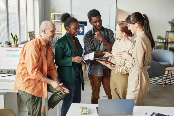Portrait Diverse Business Team Office Standing Circle Discussing Project — Stock Photo, Image