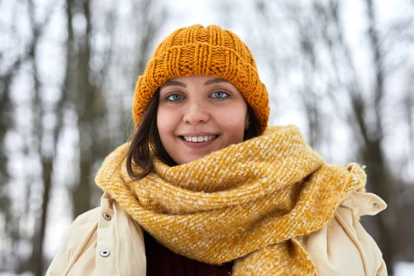 Front View Portrait Caucasian Young Woman Wearing Knit Hat Scarf — Stock Photo, Image