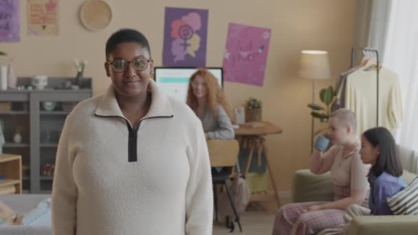 Medium Slowmo Portrait Young Plump Black Woman Wearing Zipper Sweater — Stock Video