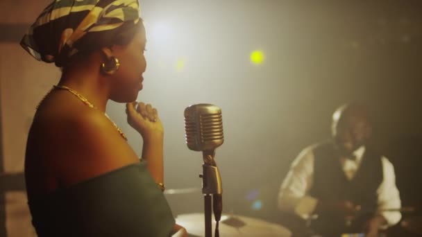 Tour Taille Dup Jazz Afro Américain Moderne Donnant Concert Dans — Video