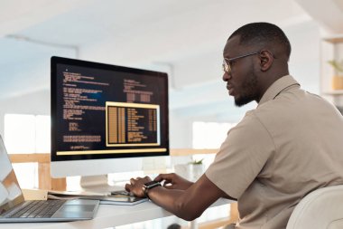 Ciddi programcı süreçleri otomatikleştirme ve serbest bırakma yolları üzerinde çalışıyor