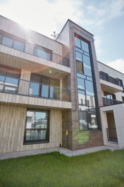 Modern apartmanın geniş açılı mercekli görüntüsü