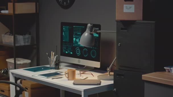 Nenhuma Pessoa Filmada Escritório Branco Com Desktop Computador Programa Rede — Vídeo de Stock