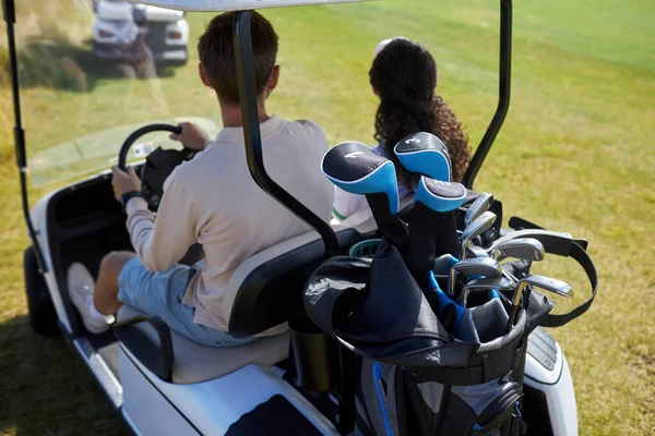 Hintergrundbild Der Golftasche Karren Sportclub Mit Paar Steuer Kopierraum — Stockfoto