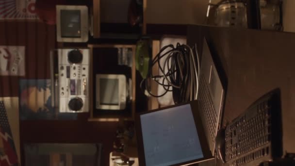 Vertical People Shot Lowkey Unrecognizable Geek Workplace Laptop Wires Desk — Stock Video
