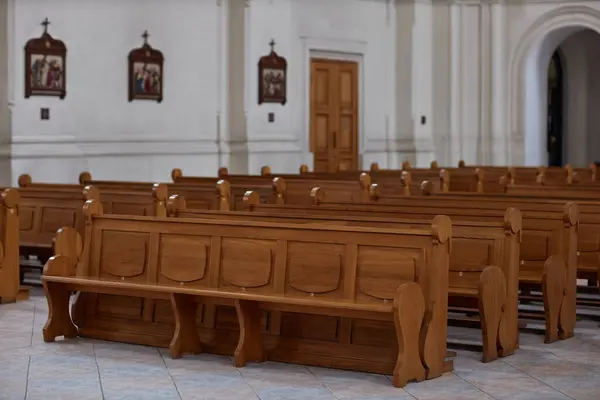 Horizontal Image Wooden Benches Praying Standing Row Old Church — Stock Photo, Image