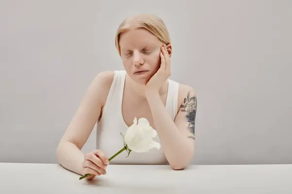 Minimal Portrait Young Girl Albinism Holding White Rose Copy Space — Stock Photo, Image