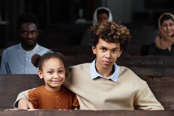 Portrait Brother Sister Sitting Bench Baptist Church Other People Background — Stock Photo, Image