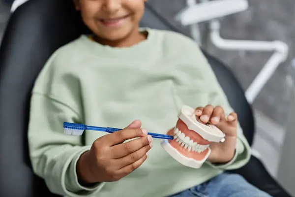 Closeup Black Little Girl Holding Tooth Model Toothbrush Sitting Dental — Stock Photo, Image
