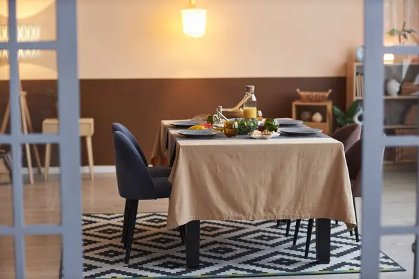 Plan Complet Petite Table Manger Sans Personne Dans Salon Confortable — Photo
