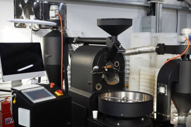 Kahve makinesindeki makine ekipmanlarının arkaplan görüntüsü, boşluğu kopyala