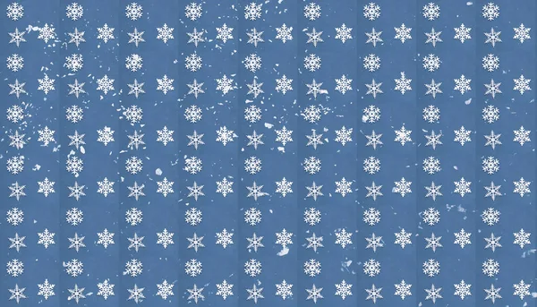 Ornamenti Natalizi Sfondo Blu Con Neve Fiocchi Neve Spazio Creativo — Foto Stock