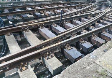 Ulaşım altyapı işçilerinden oluşan bir ekip Budapeşte 'deki tramvay hattında büyük bir elden geçirme gerçekleştirdi.