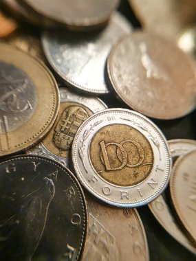 Macaristan 'ın farklı mezheplerden metal paraları