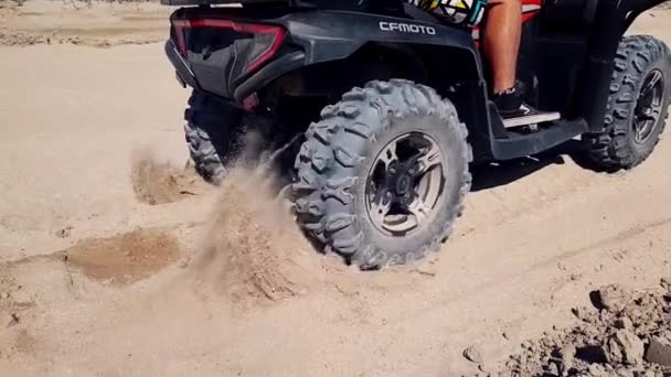 Atv Skidding Sand Car Tracks Sand Sports Utv 4X4 Little — Stok video