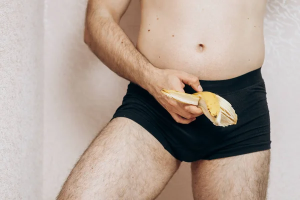 Chlápek Bez Šatů Drží Ruce Chybějící Banán Problém Erekcí Mužské — Stock fotografie