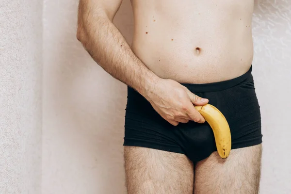 Chlápek Bez Šatů Drží Ruce Chybějící Banán Problém Erekcí Mužské — Stock fotografie