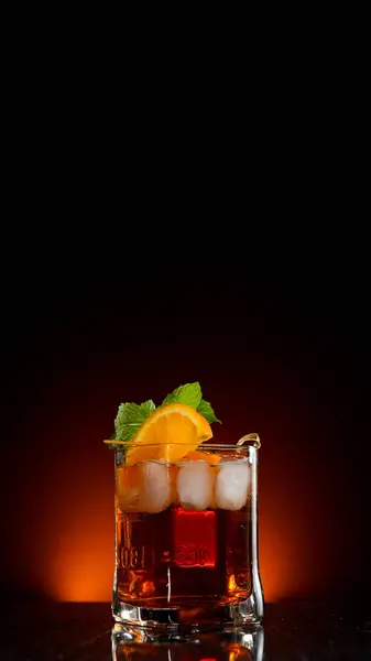Osvěžující Barevné Koktejly Jsou Baru Club Life Alkohol — Stock fotografie