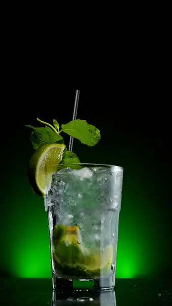 Verfrissende Kleurrijke Cocktails Zijn Bar Club Leven Alcohol — Stockfoto