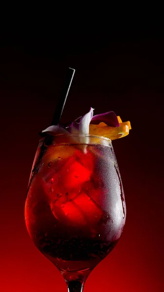Coquetéis Coloridos Refrescantes Estão Bar Clube Vida Álcool — Fotografia de Stock