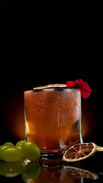 Coquetéis Coloridos Refrescantes Estão Bar Clube Vida Álcool — Fotografia de Stock